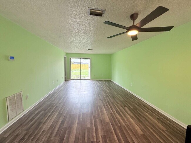 Photo - 2-Bedroom and 2Bathroom Fenced Half Duplex