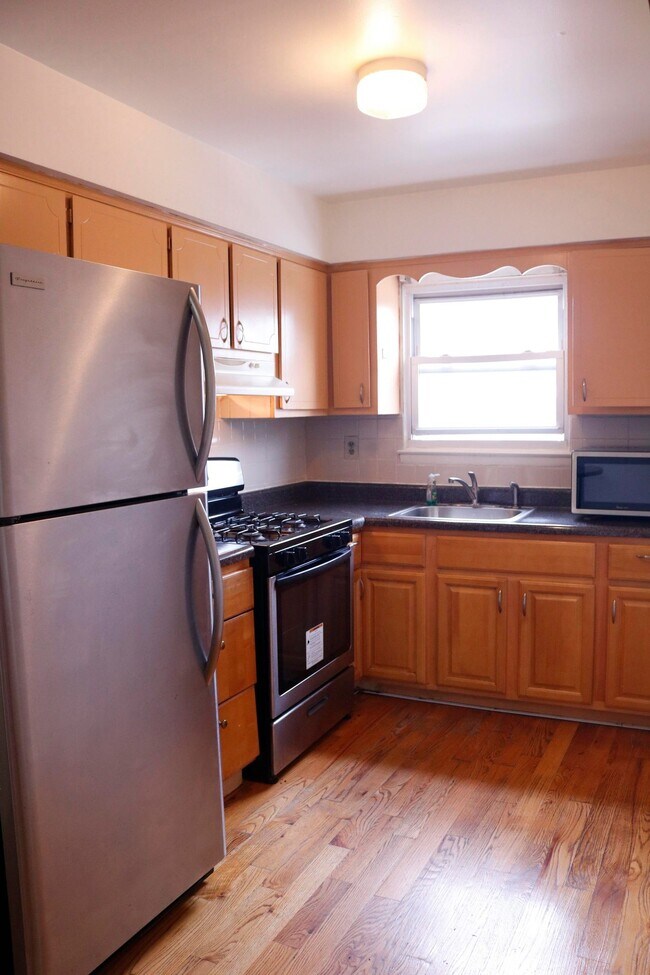 Kitchen - 24 Prospect St Unit 2