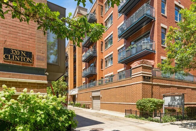 Building Photo - 3 bedroom in Chicago IL 60661 Unit A Rental