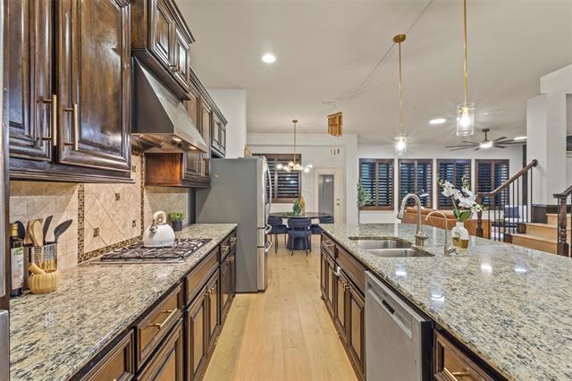 Photo - 1209 Savoy Ln