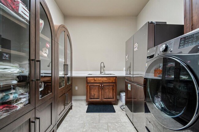 Photo - 10501 Nicolet Way