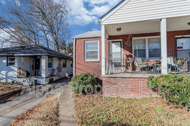 Building Photo - 1315 E Washington St Unit A