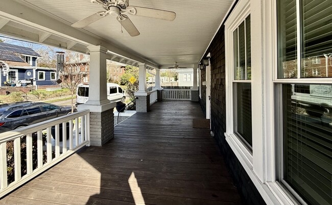 Photo - 107 W Geer St