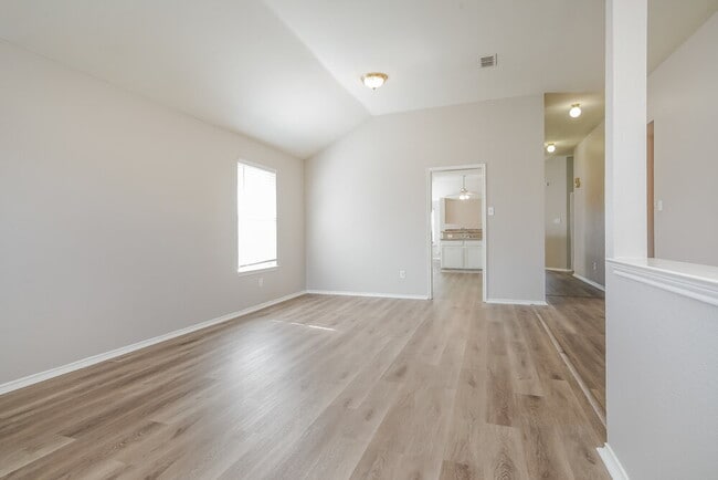 Photo - 2807 N Hampton Dr