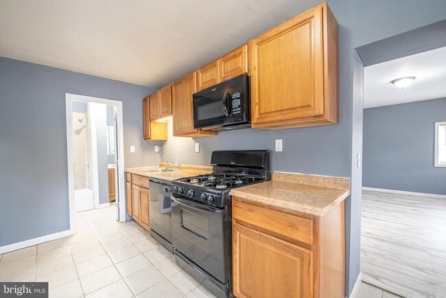 Photo - 2001 Genesee St Unit 3