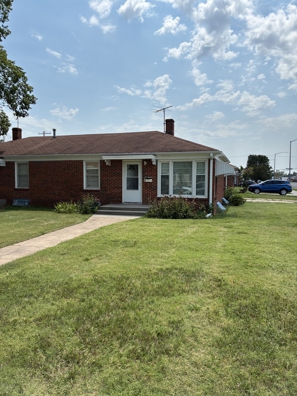 Building Photo - 1 E 28th Ave Rental