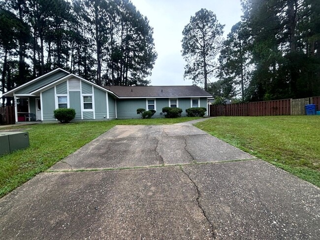 Photo - 1000 Madiera Ct House