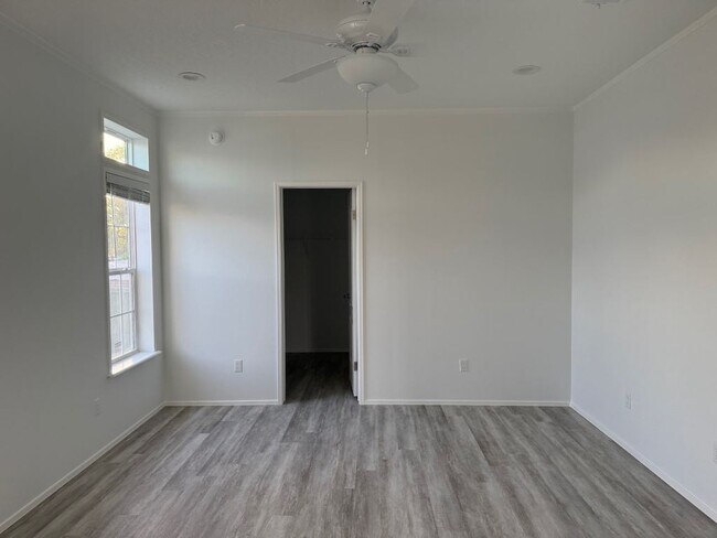 Photo - 362 Tahitian Dr