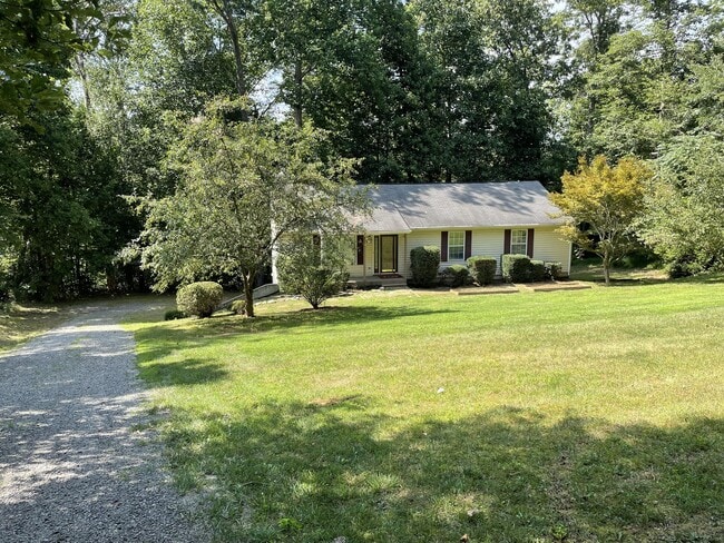 Building Photo - 137 Tulip Rd
