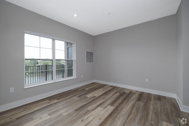 1BR, 1BA - 791 SF - Bedroom - Creekline at Fairfield