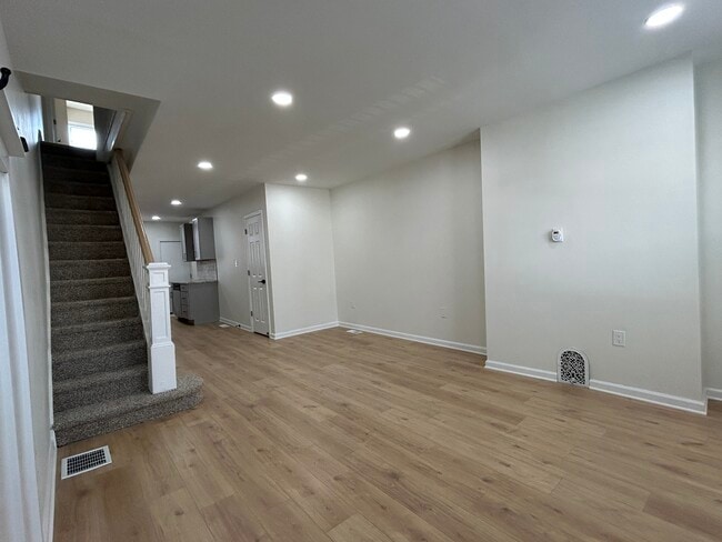 Photo - 2054 Mercy St