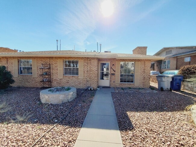 Building Photo - Great Duplex located at Manhattan Heights