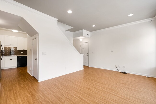 Living Room - 5236 Waterman Blvd Unit C