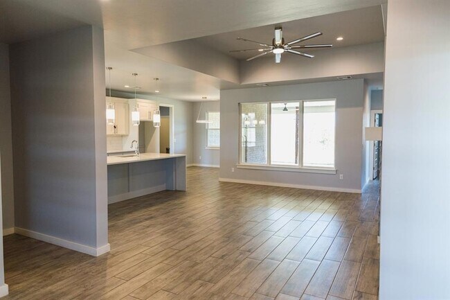 Photo - 1796 Salma Rd