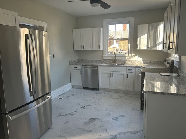 Building Photo - 3430 Rosewood Dr Rental