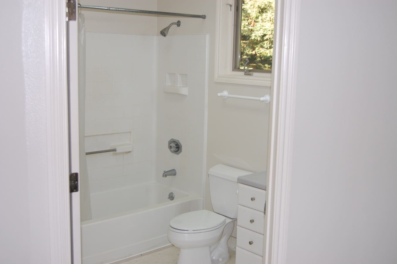 Photo - 16052 Robinwood Ln Apartamentos Unidad 1