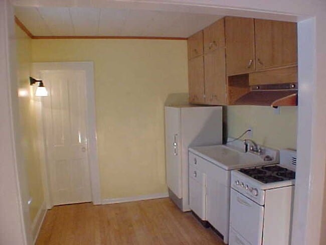 Photo - 215 E Mifflin St Unit 2