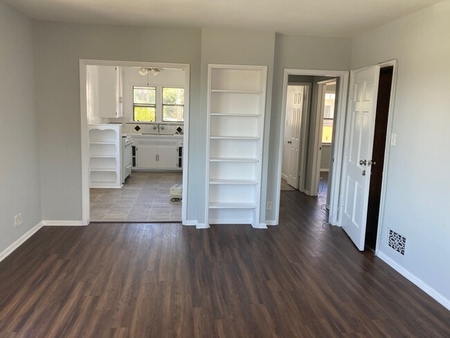 Photo - 516-522 N Normandie Ave