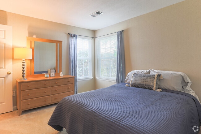 2BR, 2BA - River