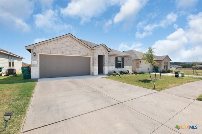 Photo - 1321 Lindsey Dr
