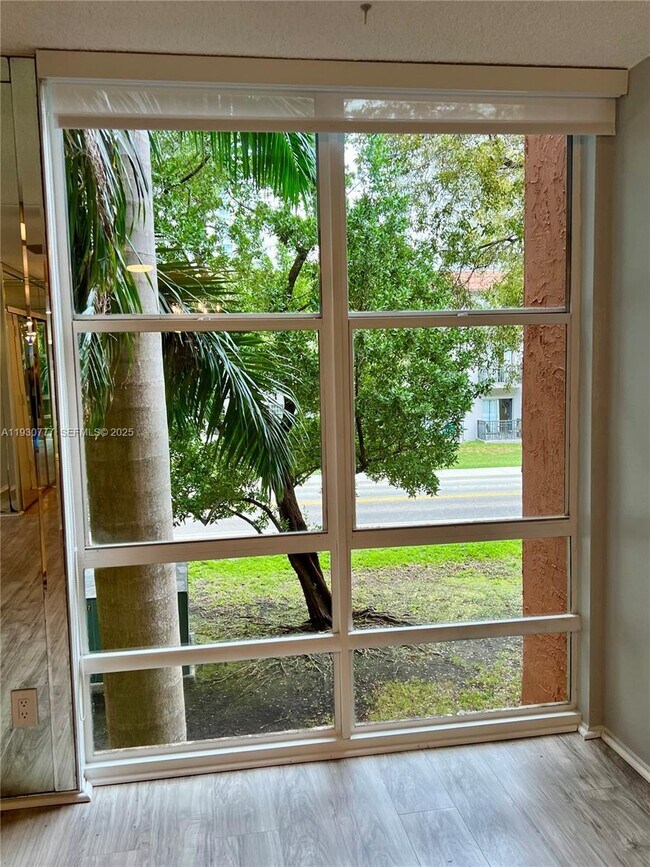 Photo - 210 172nd St Unidad 225