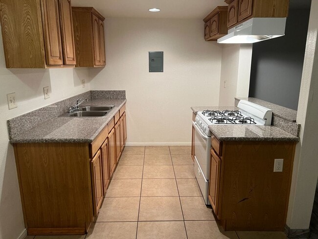 Photo - 1009 E Deodar St Unit C