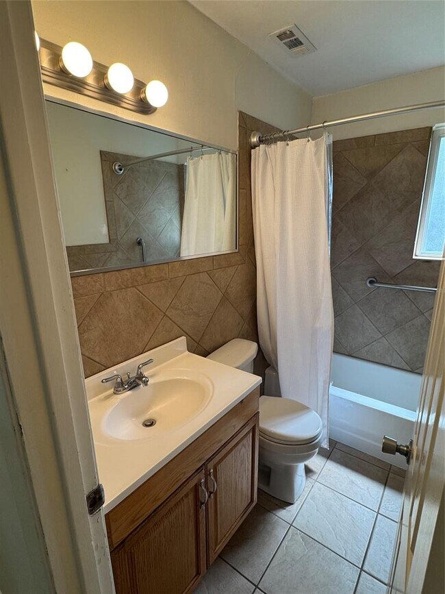 Photo - 8017 Tisdale Dr