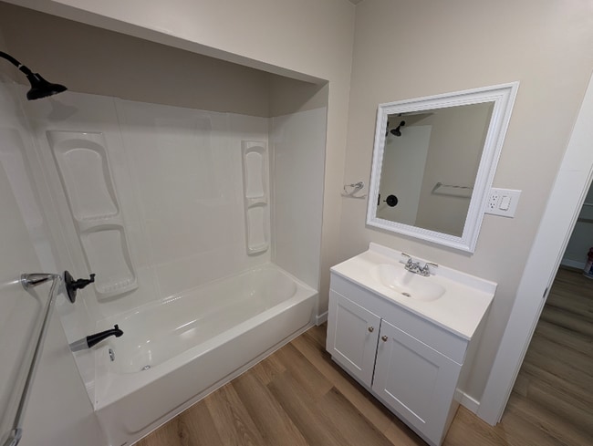 Photo - 1705 Lombard Ave Unit 1707