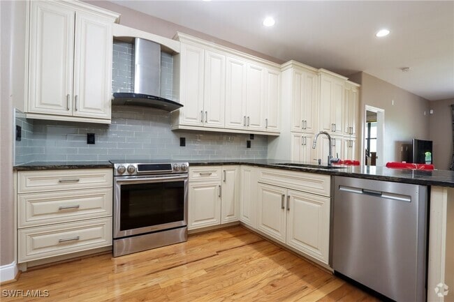 Building Photo - 12030 Country Day Cir Rental