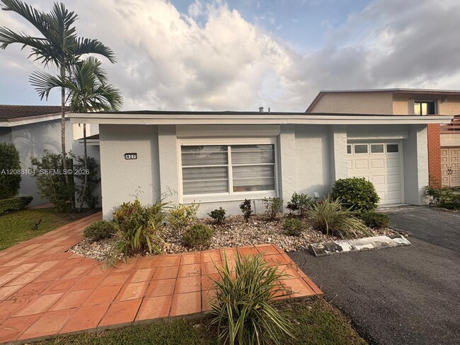 Photo - 927 NW 106th Ave Cir