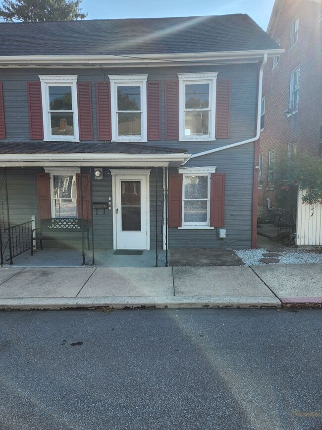 Building Photo - 107-109 S. Main Street Unit 107 S. Main St Rental