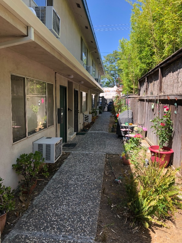 Photo - 2253 2nd Ave