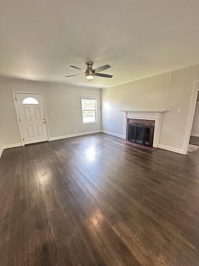 Photo - 311 E 57th St