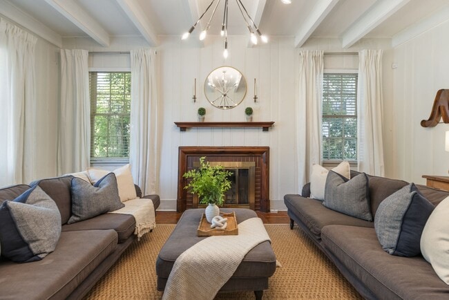 Building Photo - 2018 Sweetbriar Ave Unit Sweetbriar A