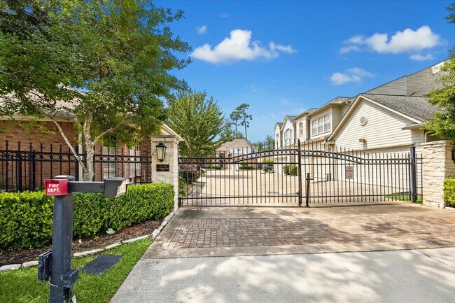 Building Photo - 1321 Whispering Pines Dr Rental