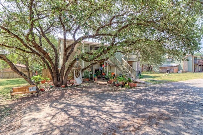 Building Photo - 400 Hedgewood Dr