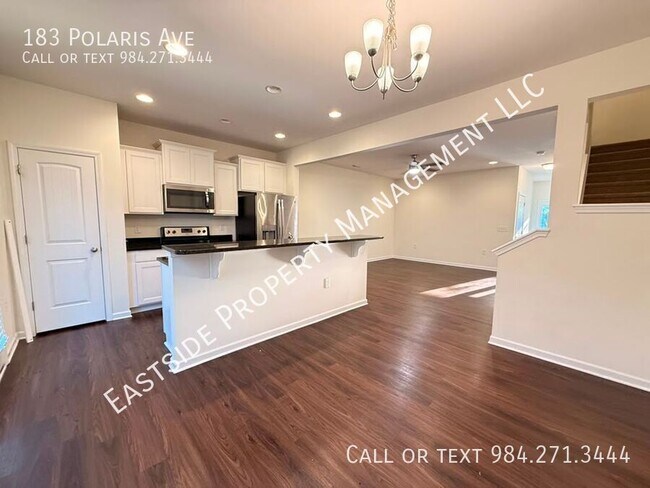 Photo - 183 Polaris Ave