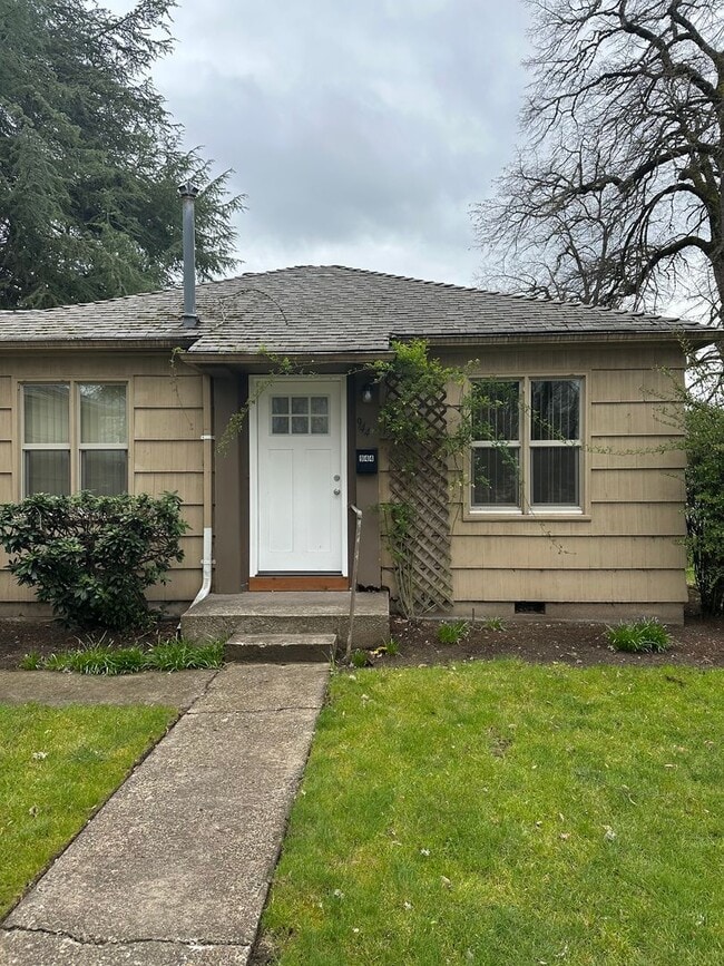 Building Photo - 1/2 Off 2nd Month's Rent Unit 03-944