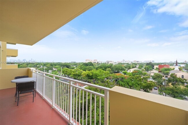 Building Photo - 215 SW 42nd Ave Unit 708