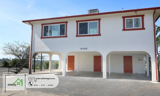 Building Photo - 4445 Dogwood Ln Unit A
