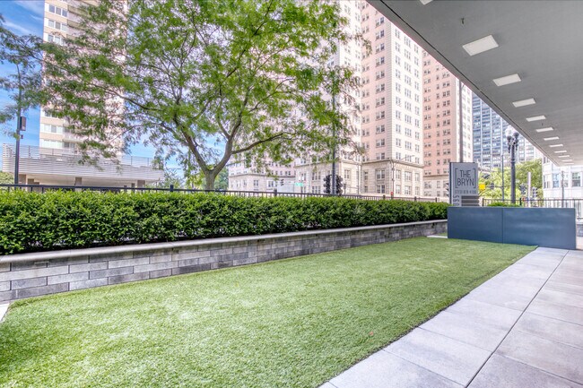 Photo - 5600 N Sheridan Rd Unit FL5-ID1383