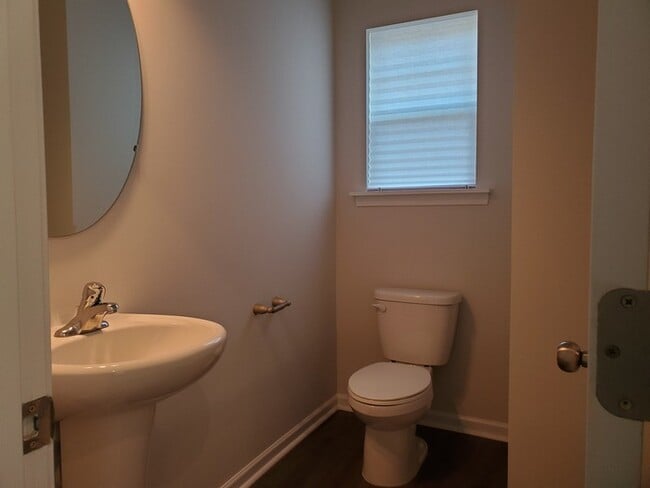 Photo - 2 Bedroom, 2.5 Baths End unit Townhome located in Townes at University East