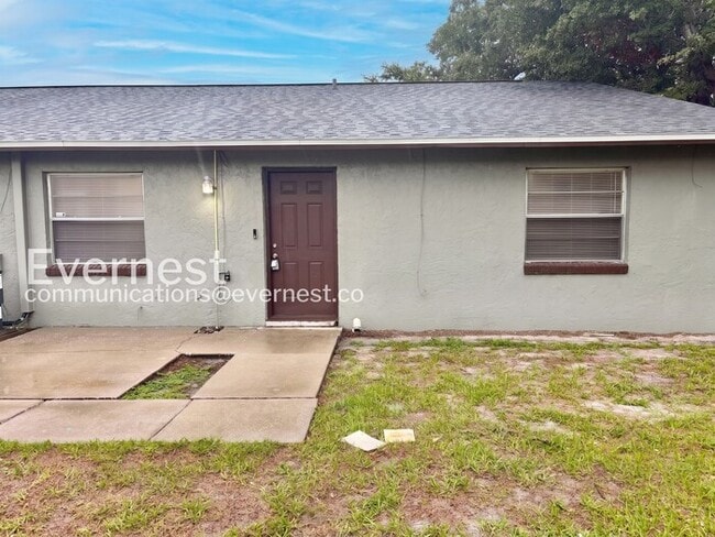 Building Photo - 3058 St Paul Dr