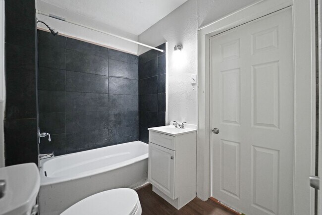 Photo - 214 E 1st St