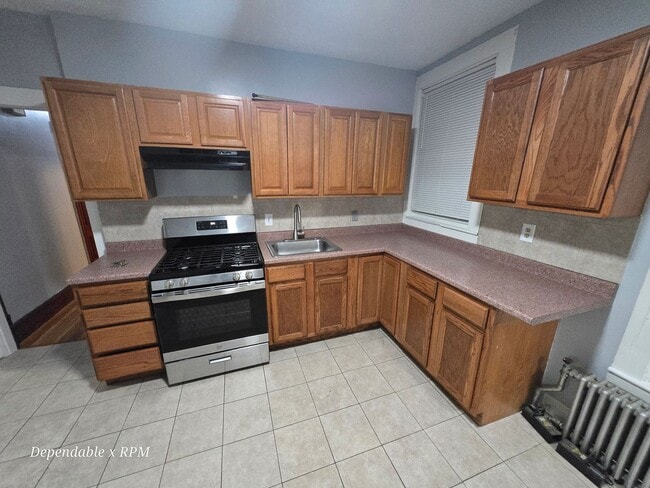 Building Photo - 17 Josephine St Unit 1