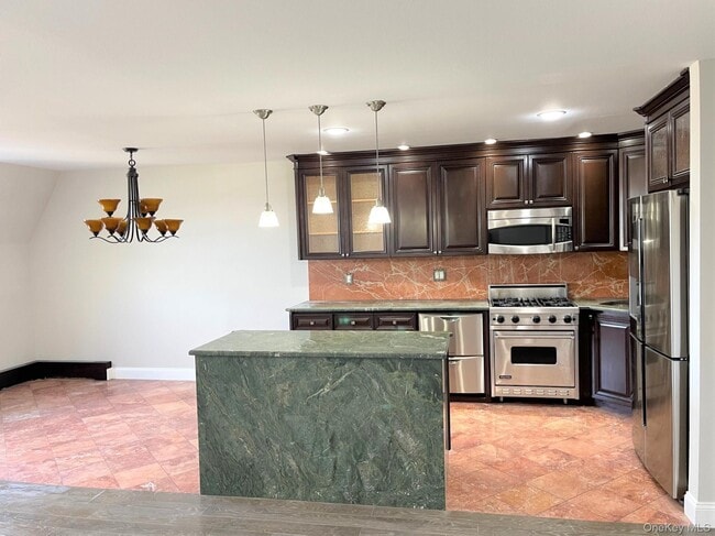 Photo - 205-30 Brian Crescent Unidad 3F