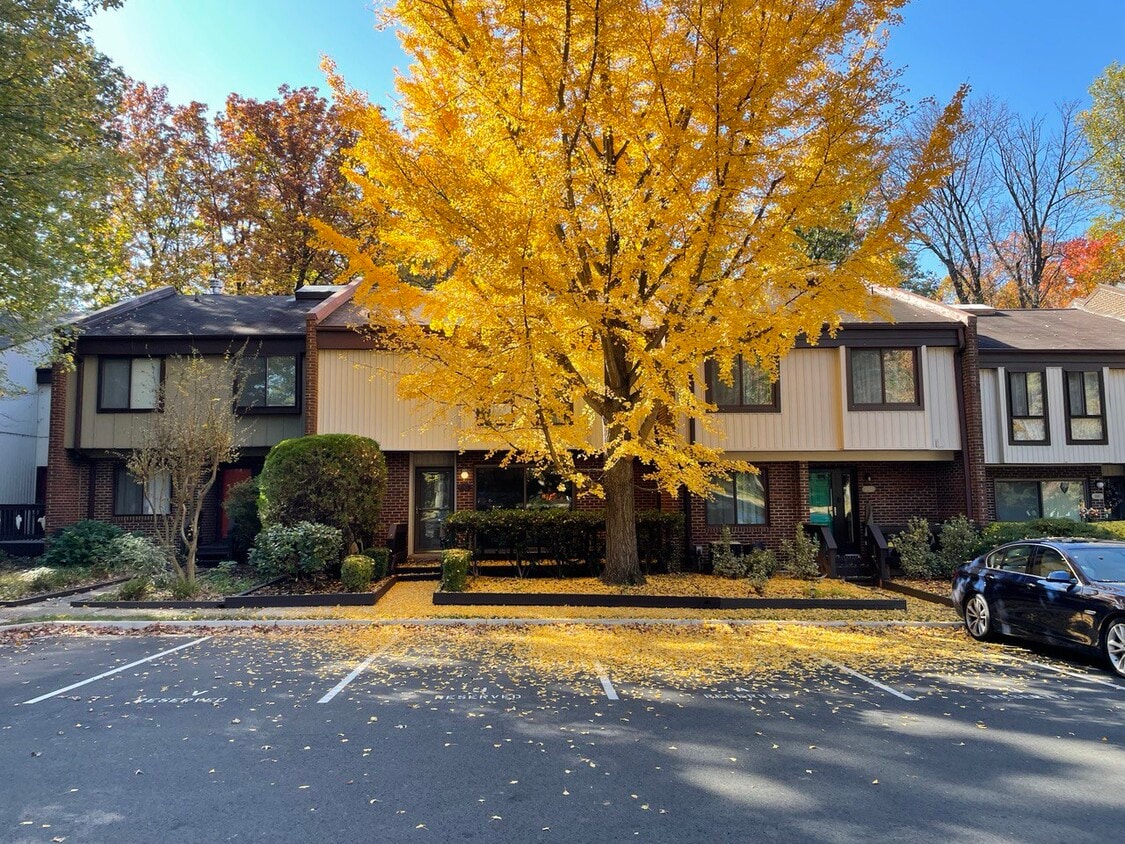Photo - 2143 Colts Neck Ct (Reston, VA)