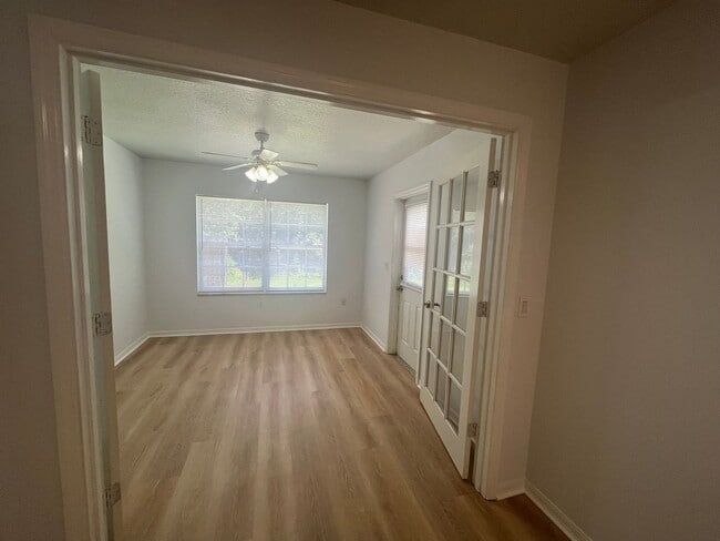 Photo - 38A Lindsay Dr Unit 38 A Lindsay Drive