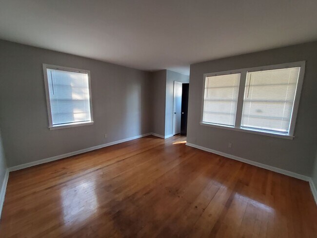 Photo - 846 Biggs St