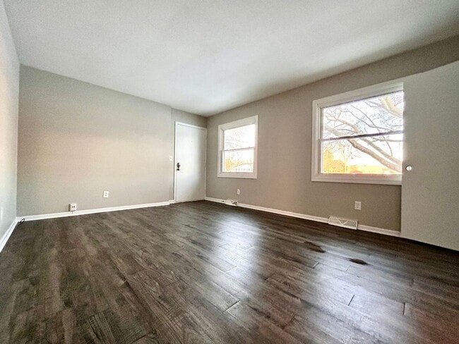 Photo - Ivanrest 3689-3695 Unit 3695